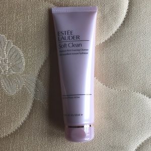 Estée Lauder cleaner